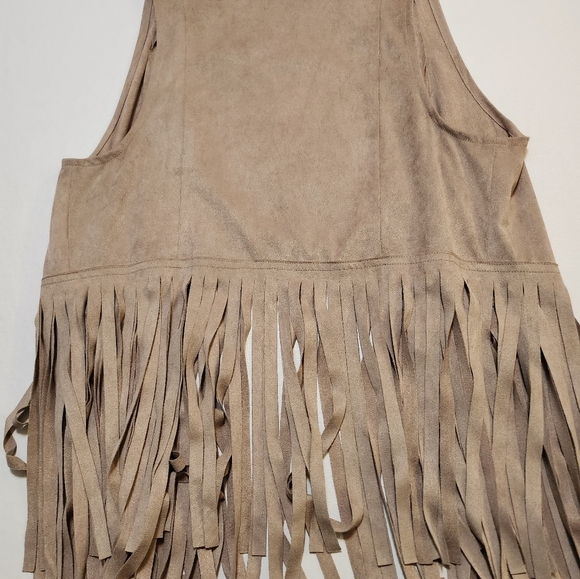 Bohemian/Western Tan Fringe Faux Suede Vest, EUC, Large - Picture 10 of 10
